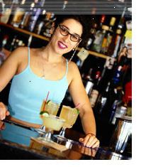 Γυναίκα με κοκτέιλ Γυναίκα με κοκτέιλ