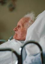 Εικόνα ενός ηλικιωμένου, κλινήρης ο άνθρωπος